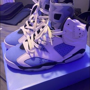 Jordan 6 UNC white